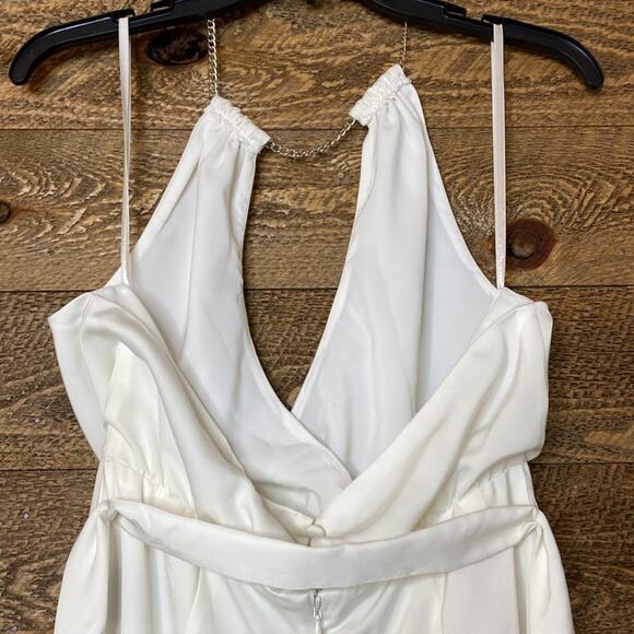 NBD Revolve Maika Jumpsuit Ivory Silver Tone Halter Neck Chain Size Small NWT - Picture 6 of 10